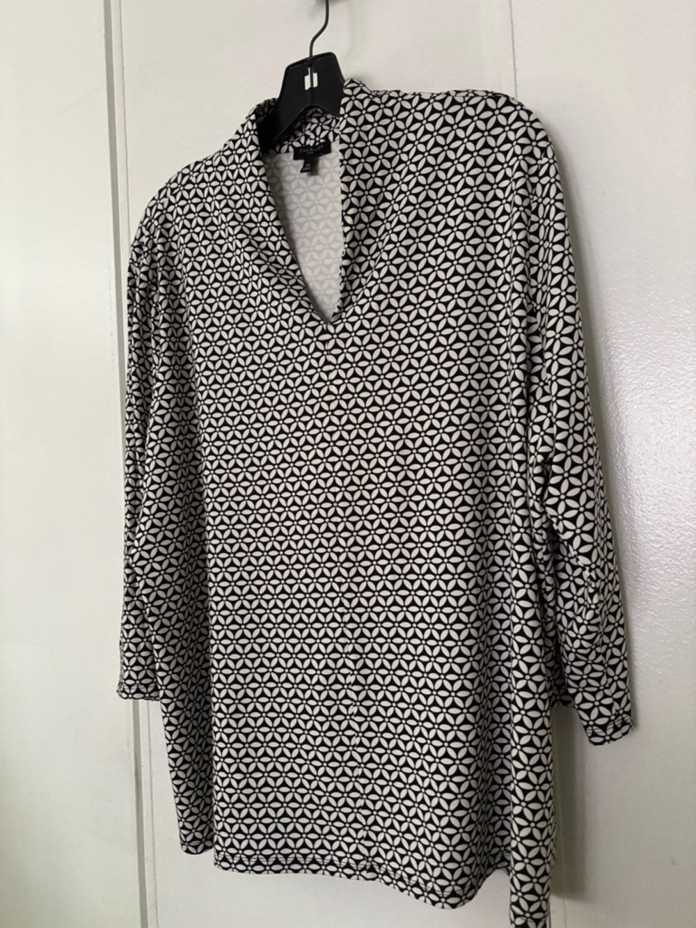 Talbots Black and White Geometric V-Neck Plus Size Top